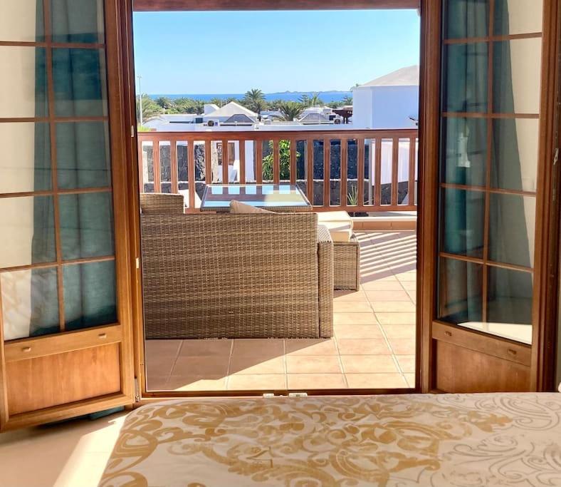 Luxury 4-Bedroom Villa With Heated Pool + Sea View 플라야블랑카 외부 사진
