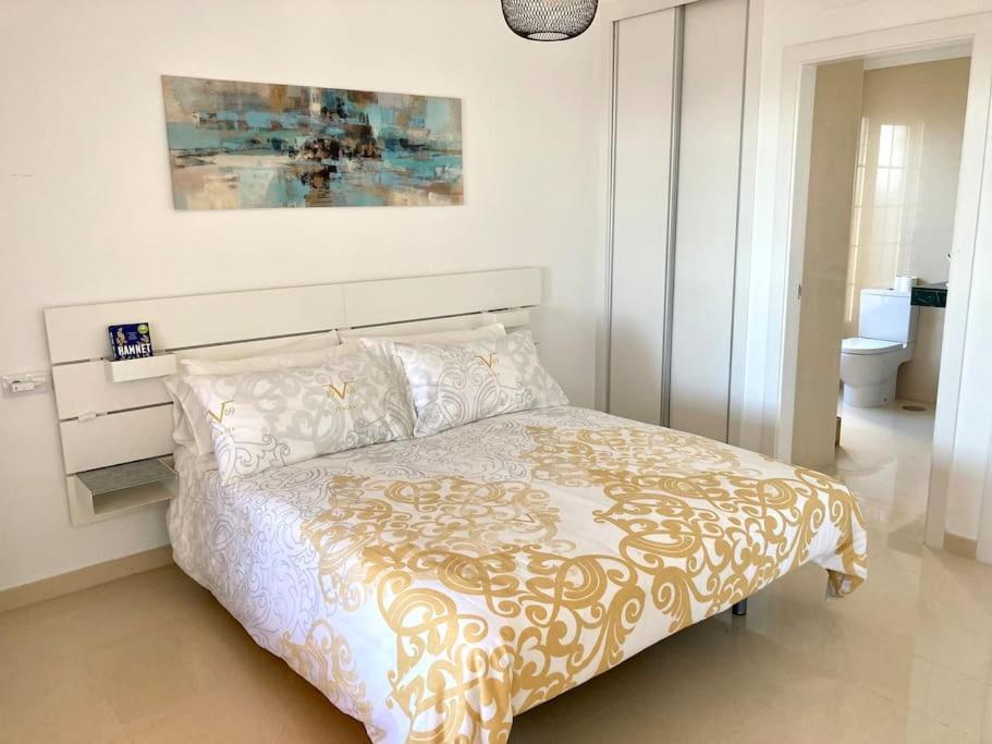Luxury 4-Bedroom Villa With Heated Pool + Sea View 플라야블랑카 외부 사진