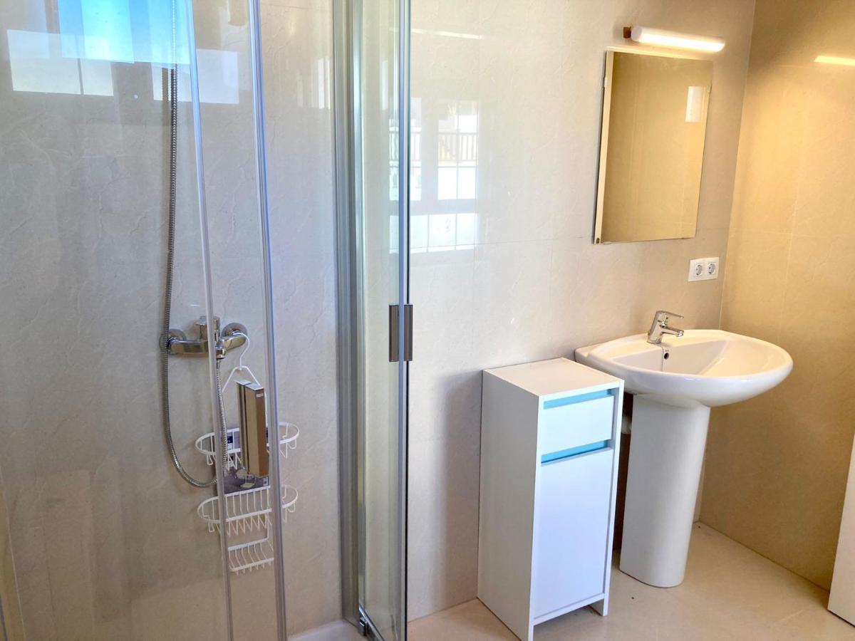 Luxury 4-Bedroom Villa With Heated Pool + Sea View 플라야블랑카 외부 사진
