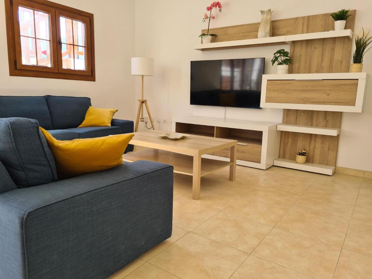 Luxury 4-Bedroom Villa With Heated Pool + Sea View 플라야블랑카 외부 사진